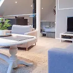Cozy In With Wifi *